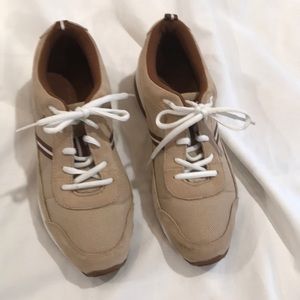 Rockport sneakers size 8 1/2. Tan with brown stripe,